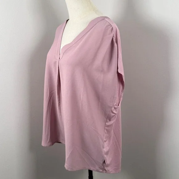 Banana Republic XL V-Neck Blouse Mixed Media Pleated High Low Quiet Luxury EUC - Picture 2 of 10